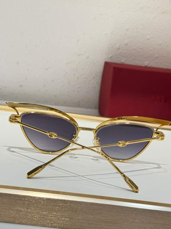 Picture of Valentino Sunglasses _SKUfw71271488fw